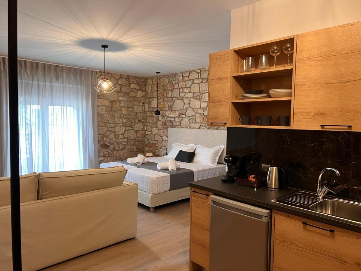 Michelangelo Suites And Apartments Valanidorachi Extérieur photo