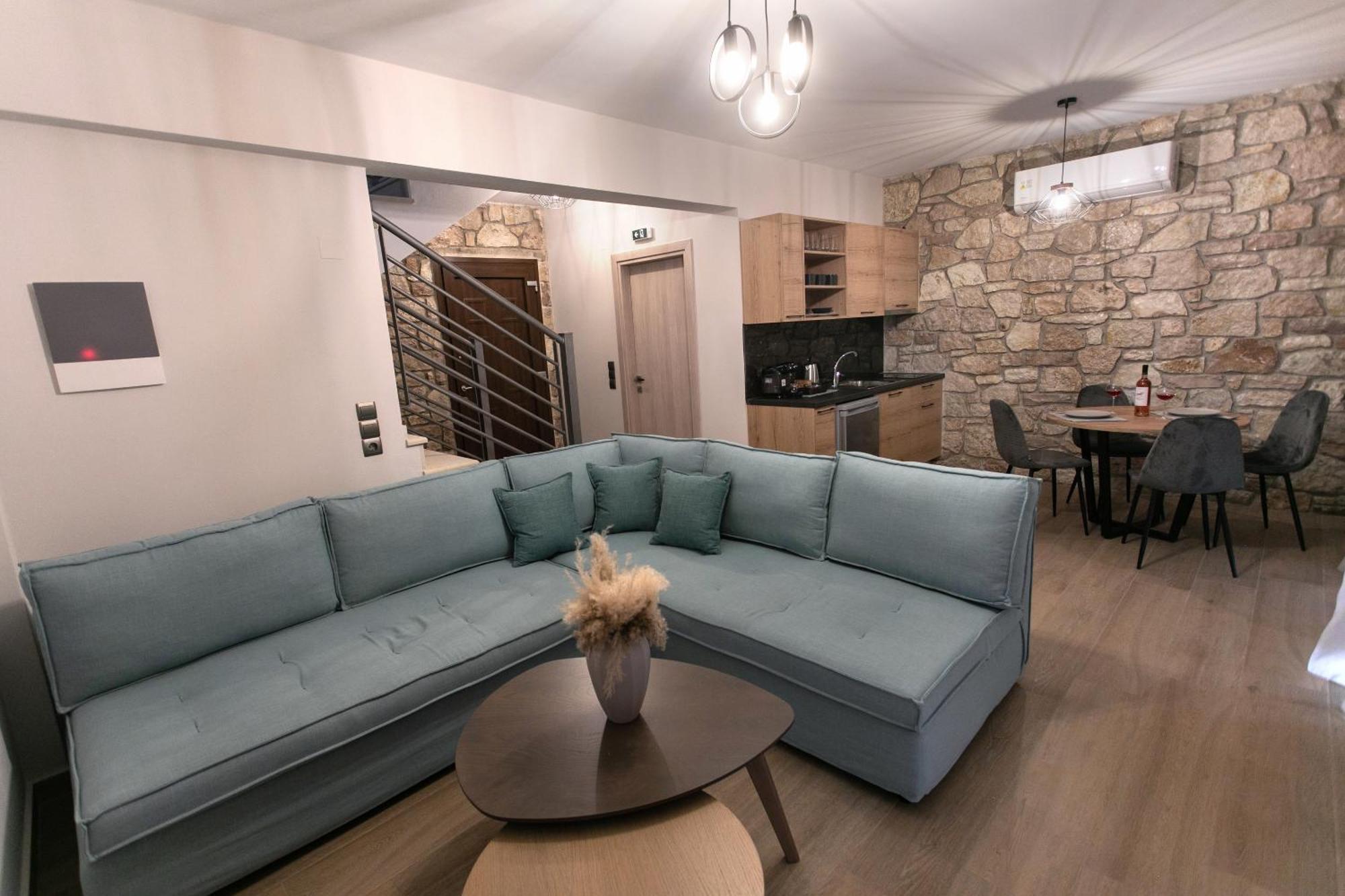 Michelangelo Suites And Apartments Valanidorachi Extérieur photo