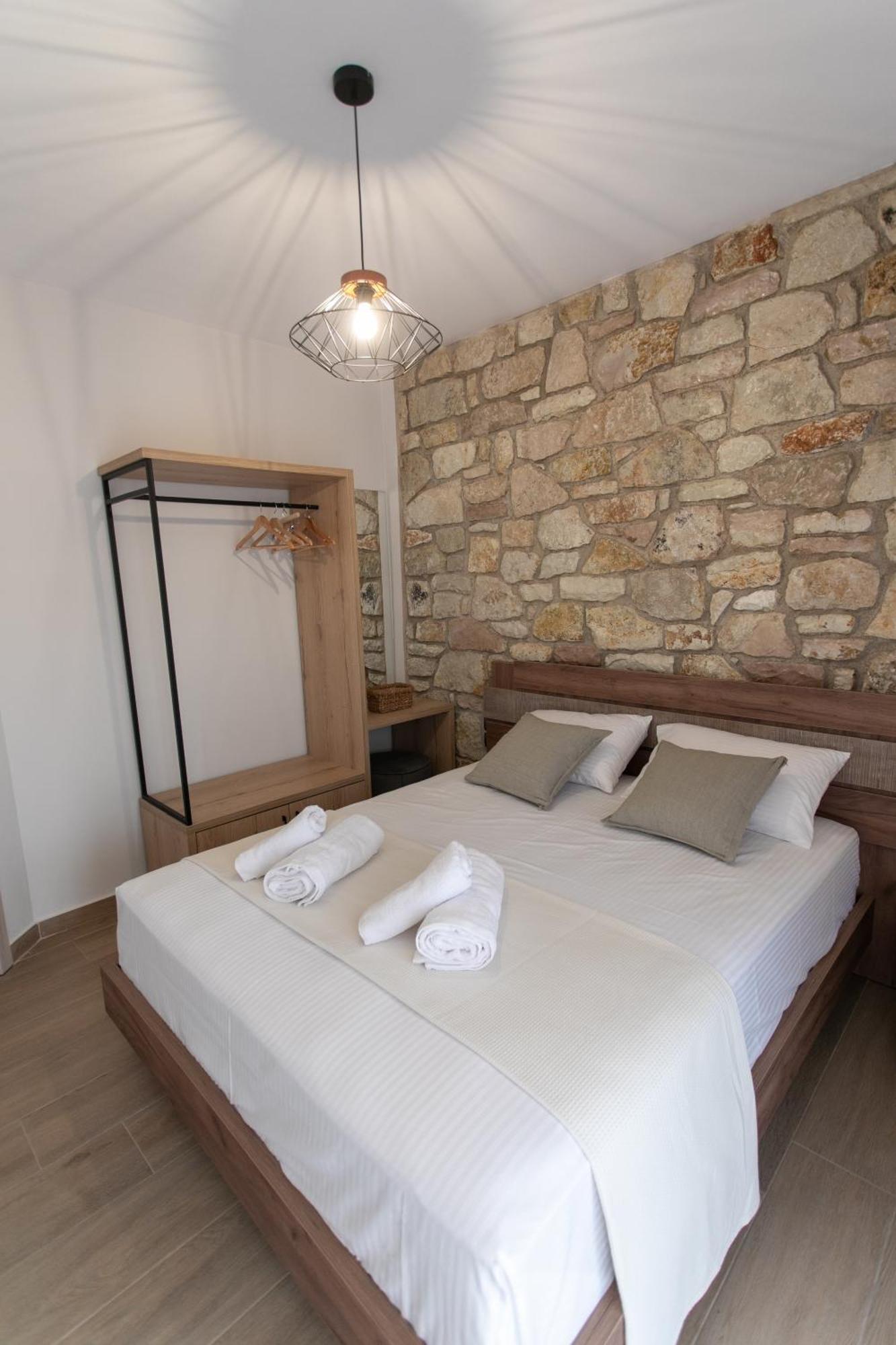 Michelangelo Suites And Apartments Valanidorachi Extérieur photo