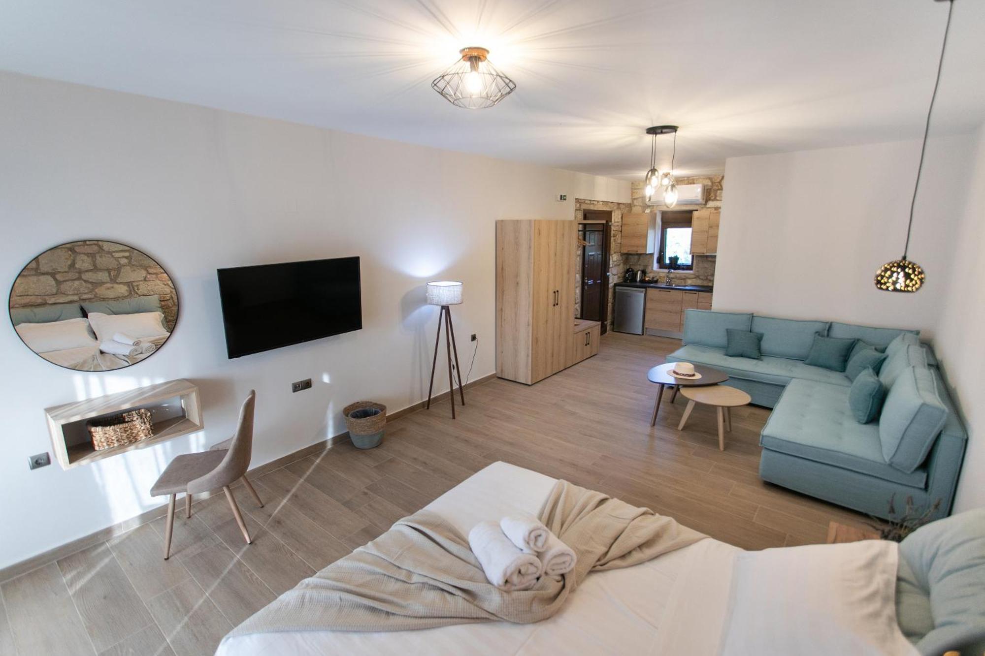 Michelangelo Suites And Apartments Valanidorachi Extérieur photo